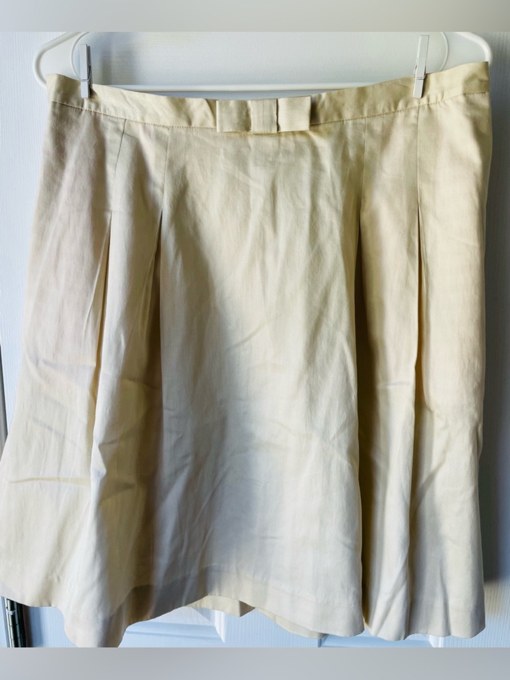 Isaac Mizrahi Cream Skirt with Pink Trim Pockets